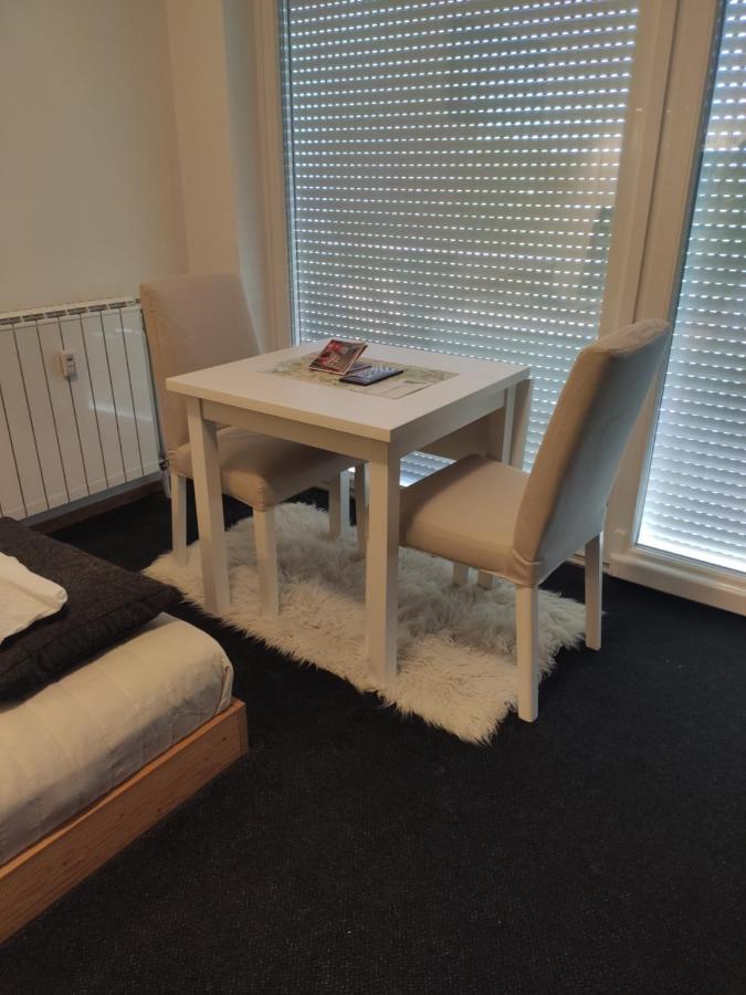 Studio Apartment "Iris" Птуй Екстериор снимка